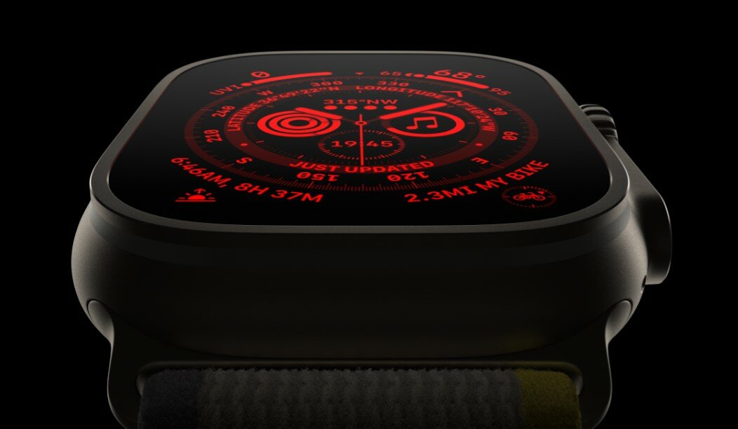 Smartwatch Apple Watch Ultra GPS + Cellular 49mm MNHK3WB/A pokazany wyświetlacz w trybie nocnym