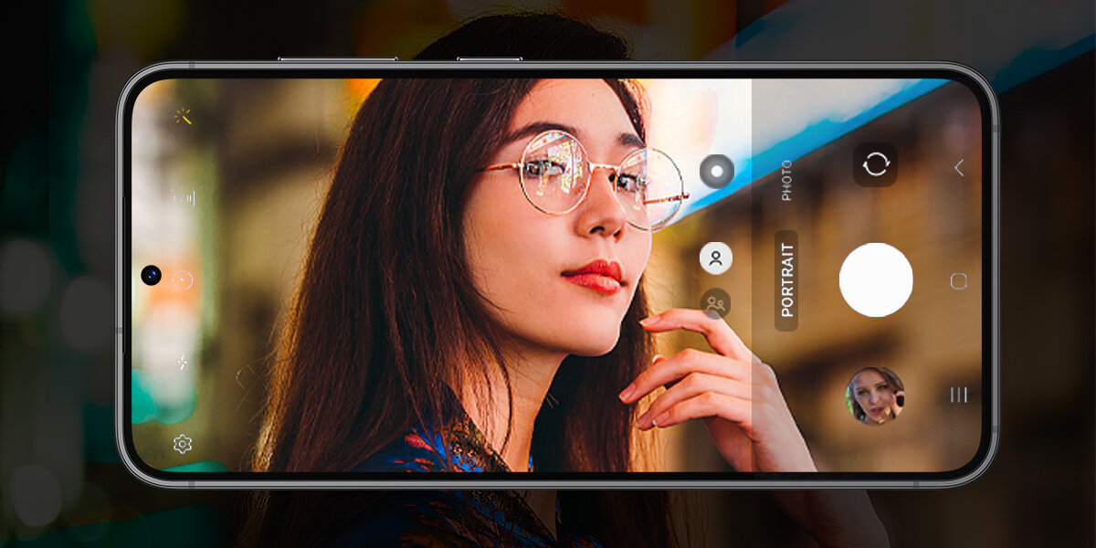 Smartfon Samsung Galaxy S23 w poziomie z wizualizacją trybu portretowego w smartfonie