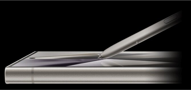 Smartfon Samsung Galaxy S24 Ultra grafika przedstawia smartfon od boku oraz rysik